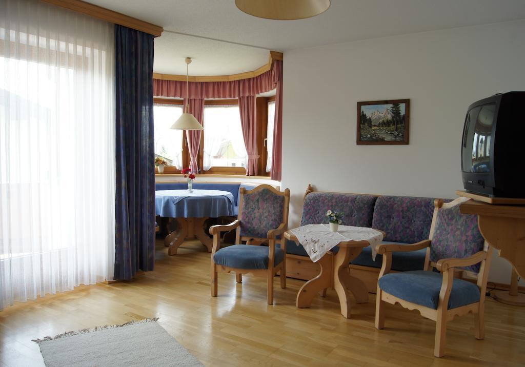 Ferienwohnungen Billovits Kössen Kamer foto